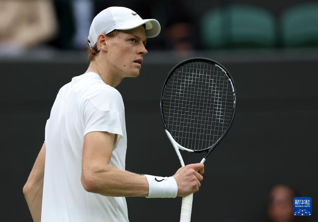 都围绕着他 都围绕着他