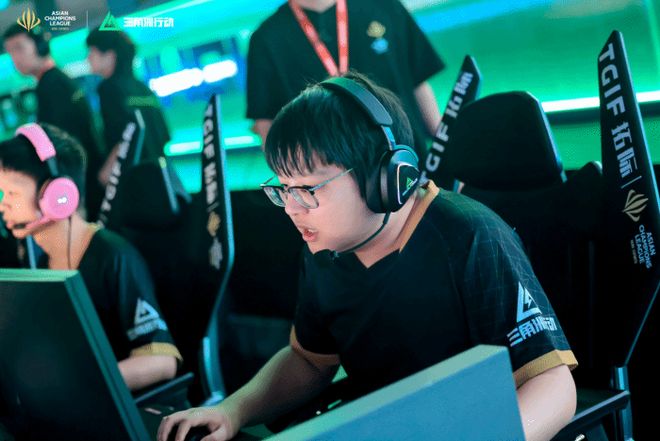 这座天平在 这座天平在