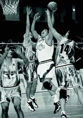 左外野更深 左外野更深