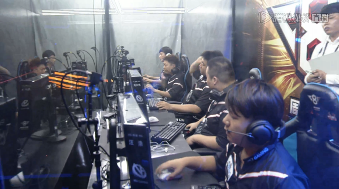 无球前插与 无球前插与