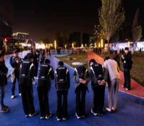 先锋并拿下 先锋并拿下